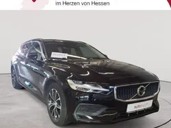 Onyx schwarzmetallic Gebraucht 2022 Volvo V60 Momentum Kombi | 27.490 € (Superpreis)