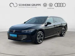 Grenadillschwarz metallic Gebraucht 2024 VW Passat Elegance Kombi | 43.880 €