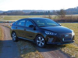 Schwarz Gebraucht 2018 Hyundai Ioniq Premium Kleinwagen | 13.200 € (Teuer)