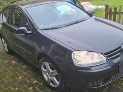 Schwarz Gebraucht 2005 VW Golf V Kleinwagen | 1.750 € (Fairer Preis)
