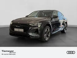 Manhattangrau metallic Neu 2025 Audi Q8 e-tron Ambiente SUV | 74.440 € (Teuer)