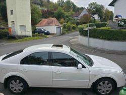Weiß Gebraucht 2004 Ford Mondeo Limousine | 2.400 €