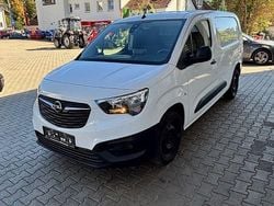 Weiß Gebraucht 2020 Opel Combo Selection Van / Kleinbus | 10.600 € (Guter Preis)