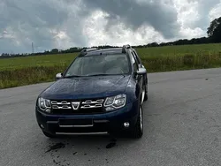 Blau Gebraucht 2015 Dacia Duster Celebration SUV | 7.600 € (Fairer Preis)