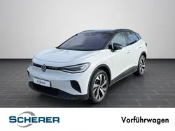 Gletscherweiß metallic / schwa Gebraucht 2025 VW ID.4 Pro SUV | 46.290 € (Fairer Preis)