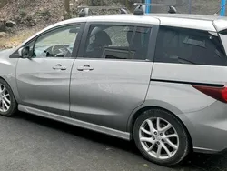 Grau Gebraucht 2010 Mazda 5 Van / Kleinbus | 3.500 €