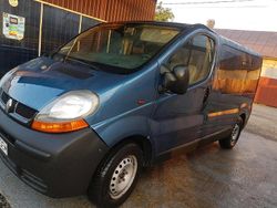 Blau Gebraucht 2005 Renault Traffic Van / Kleinbus | 3.000 €