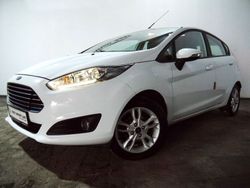 Weiß Gebraucht 2015 Ford Fiesta Trend Kleinwagen | 5.950 € (Fairer Preis)
