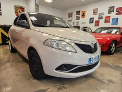 Beige Gebraucht 2016 Lancia Ypsilon Silver Kleinwagen | 5.987 €