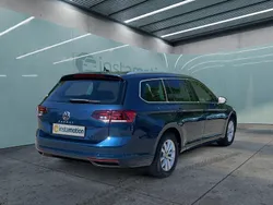 Blau Gebraucht 2023 VW Passat Kombi | 27.749 € (Fairer Preis)