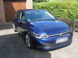 Blau Gebraucht 2023 VW Golf VIII Style Limousine | 31.600 € (Fairer Preis)