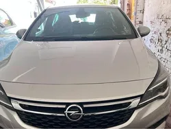 Grau Gebraucht 2018 Opel Astra Limousine | 8.600 €