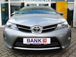 Grau Gebraucht 2014 Toyota Auris Executive Limousine | 6.290 € (Superpreis)
