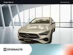 Iridiumsilber metallic Gebraucht 2024 Mercedes CLA200 Advanced Limousine | 31.892 € (Superpreis)