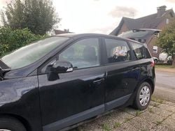 Schwarz Gebraucht 2009 Renault Grand Scénic III Dynamique Van / Kleinbus | 2.200 € (Fairer Preis)