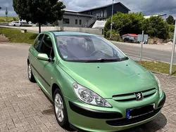 Grün Gebraucht 2004 Peugeot 307 Kleinwagen | 4.700 €