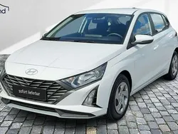 Weiss / atlasweiss Neu 2025 Hyundai i20 Comfort Kleinwagen | 16.970 € (Guter Preis)