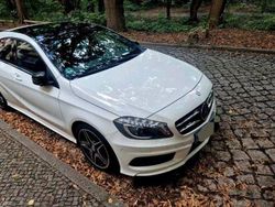 Silber Gebraucht 2014 Mercedes 200 Kleinwagen | 14.800 €