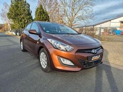 Braun Gebraucht 2013 Hyundai i30 Classic Limousine | 7.900 € (Fairer Preis)