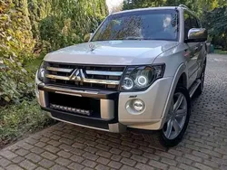 Weiß Gebraucht 2010 Mitsubishi Pajero Instyle SUV | 17.500 € (Etwas zu teuer)