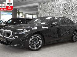 Saphirschwarz metallic Gebraucht 2024 BMW 520 M Sport Limousine | 52.780 € (Fairer Preis)