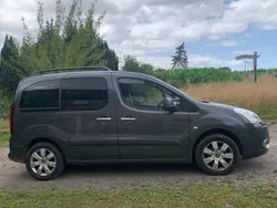 Grau Gebraucht 2015 Citroën Berlingo SELECTION Van / Kleinbus | 7.100 € (Fairer Preis)