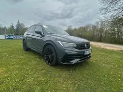 Grau Gebraucht 2023 VW Tiguan R-line SUV | 38.999 € (Etwas zu teuer)