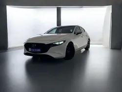 Weiß Gebraucht 2021 Mazda 3 Edition Limousine | 21.450 € (Etwas zu teuer)