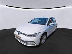 Oryxweiß perlmutteffekt Gebraucht 2022 VW Golf VIII Life Limousine | 19.290 € (Fairer Preis)