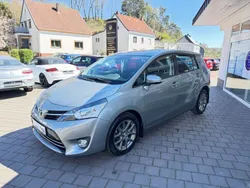 Grau Gebraucht 2013 Toyota Verso Executive Van / Kleinbus | 11.900 € (Guter Preis)