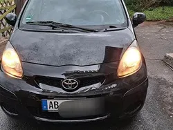 Schwarz Gebraucht 2010 Toyota Aygo Kleinwagen | 2.400 € (Fairer Preis)