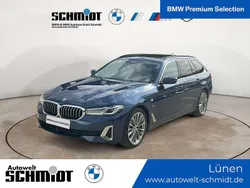 Phytonicblau metallic Gebraucht 2022 BMW 530e Luxury Line Kombi | 43.690 €