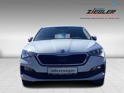 Moonweiß (metallic) Gebraucht 2022 Skoda Scala Ambition Kleinwagen | 23.489 €