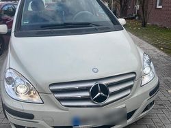 Weiß Gebraucht 2008 Mercedes B200 Van / Kleinbus | 2.500 € (Fairer Preis)
