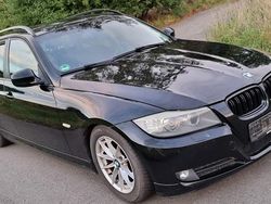 Schwarz Gebraucht 2009 BMW 320 Kombi | 3.290 € (Guter Preis)