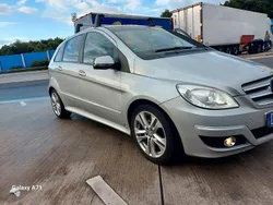 Silber Gebraucht 2009 Mercedes B180 Van / Kleinbus | 2.850 € (Fairer Preis)