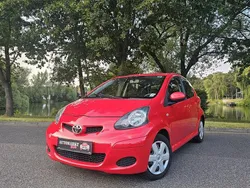 Rot Gebraucht 2009 Toyota Aygo Cool Kleinwagen | 2.999 € (Fairer Preis)