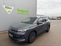 Grau Gebraucht 2024 VW Tiguan Life SUV | 32.700 € (Fairer Preis)