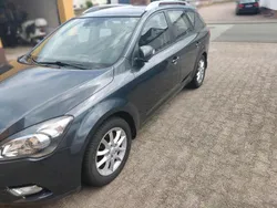 Grau Gebraucht 2010 Kia Ceed Sportswagon Kombi | 6.500 € (Teuer)