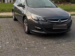 Grau Gebraucht 2014 Opel Astra Kombi | 4.390 € (Fairer Preis)