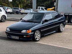 Grün Gebraucht 1992 Ford Escort Coupé | 9.000 €