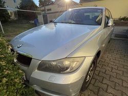 Gebraucht 2006 BMW 320 Limousine | 1.500 €