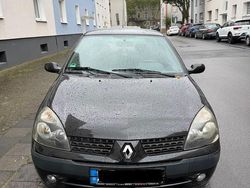 Schwarz Gebraucht 2003 Renault Clio II Kleinwagen | 500 €