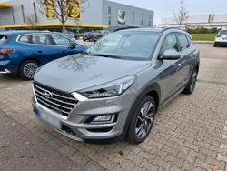 Grau Gebraucht 2020 Hyundai Tucson Premium SUV | 28.750 € (Teuer)