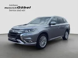 Grau Gebraucht 2020 Mitsubishi Outlander P-HEV Top SUV | 22.990 € (Etwas zu teuer)