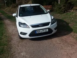 Weiß Gebraucht 2008 Ford Focus Ambiente Limousine | 1.700 € (Fairer Preis)