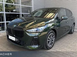 Sanremo green metallic Gebraucht 2022 BMW 223 Active Tourer M Sport Van / Kleinbus | 32.990 € (Fairer Preis)