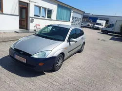 Grau Gebraucht 2001 Ford Focus Limousine | 350 € (Superpreis)