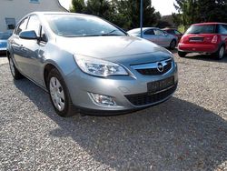 Silbersee/silver lake Gebraucht 2011 Opel Astra Design Edition Limousine | 6.699 € (Etwas zu teuer)