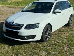 Weiß Gebraucht 2015 Skoda Octavia Kombi | 8.500 € (Fairer Preis)